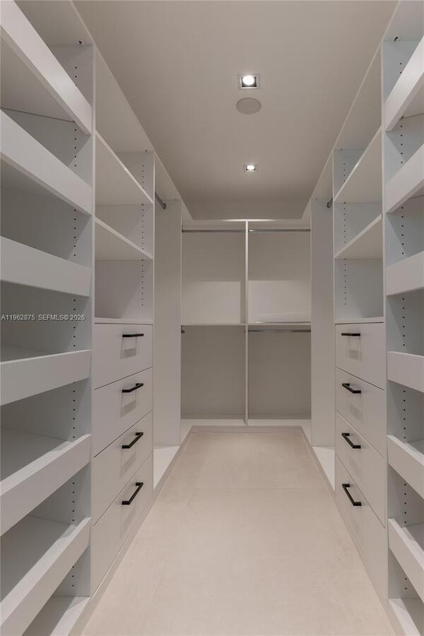 Building Photo - 7300 SW 77th Ave