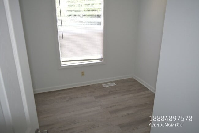 Building Photo - 715 23rd St NW