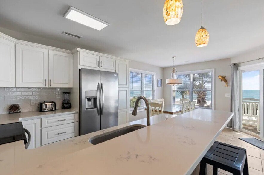 Building Photo - 1426 N Waccamaw Dr