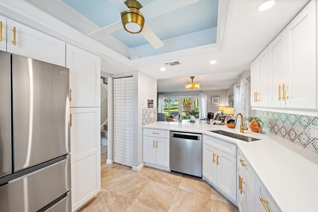 Building Photo - 9170 SE Riverfront Terrace