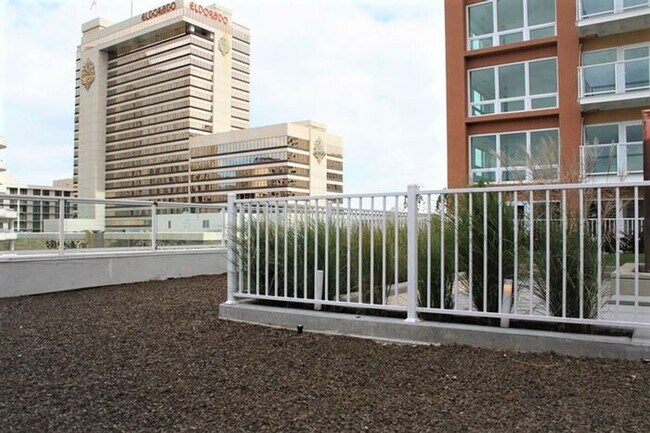 Building Photo - At the Montage!!! 1 bedroom 1 bath luxury ...