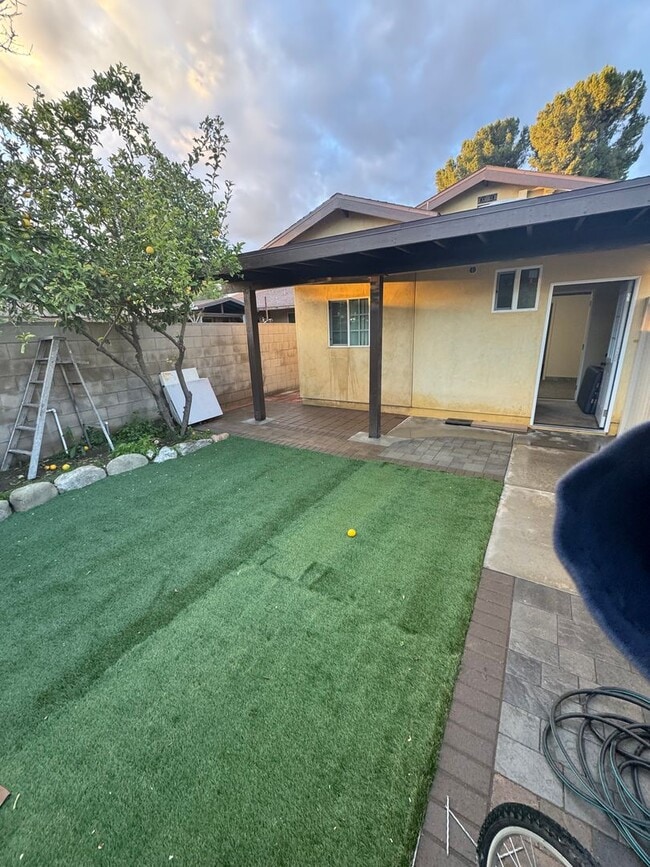 Building Photo - 2 Bedroom ADU in Ontario