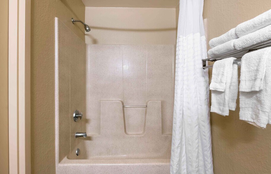 Building Photo - Furnished Studio-Jacksonville - Lenoir Ave...