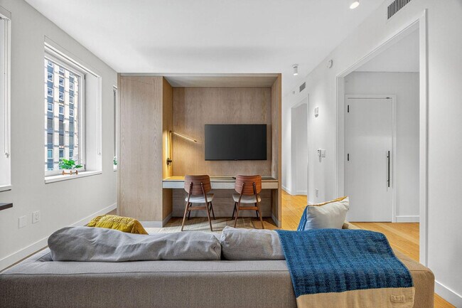 Building Photo - 84 William St