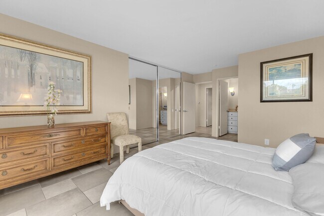 Building Photo - 31 Stanford Dr