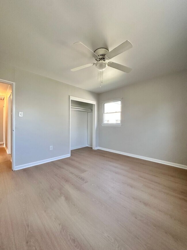 Building Photo - Diamond Springs Rd, Virginia Beach