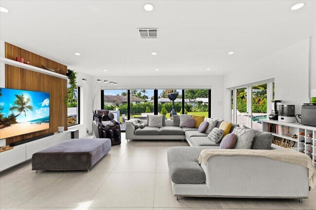 Building Photo - 1049 W Palmetto Park Rd