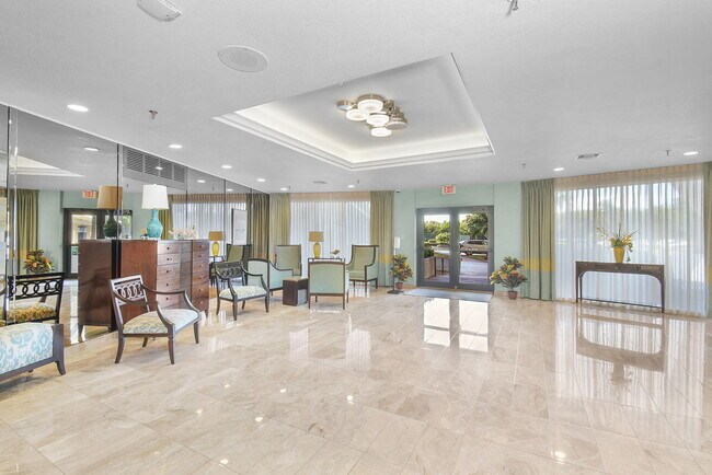Building Photo - 801 S Ocean Dr