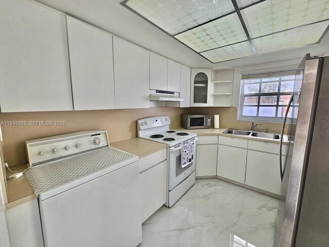 Building Photo - 0000 00000