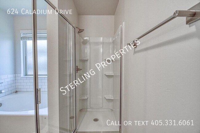 Building Photo - 624 Caladium Dr