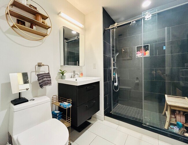 Building Photo - 430 Fairmount Ave