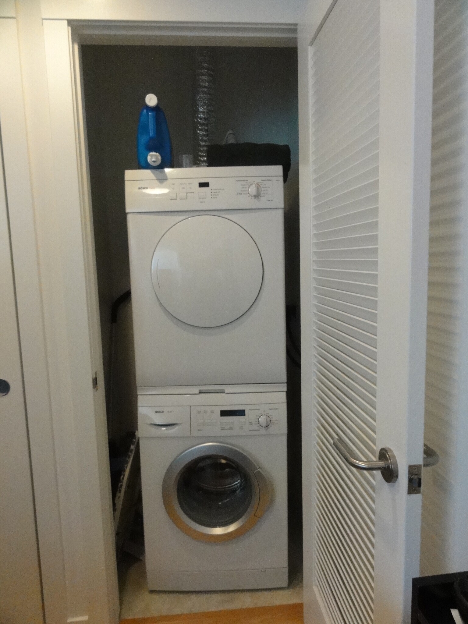 Washer/dryer - 1160 Mission St