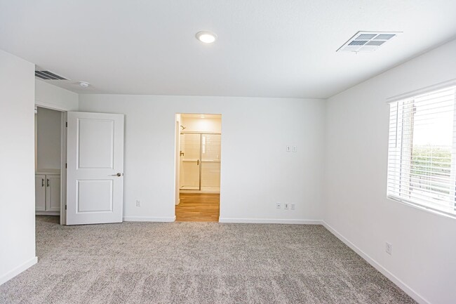 Building Photo - Brand New 4-bedroom Home