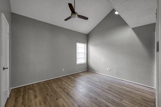 Building Photo - 12900 Walden Rd
