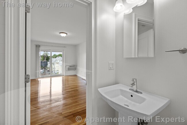 Building Photo - 134 Summer St