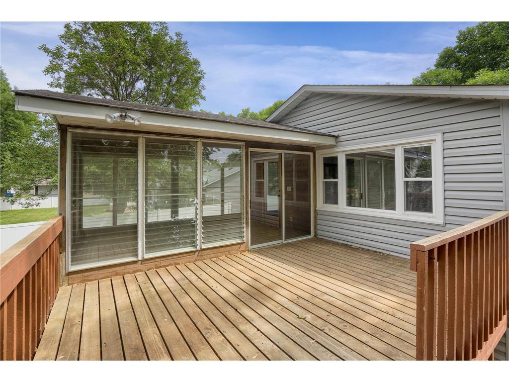 Building Photo - 9937 Deerwood Ln N