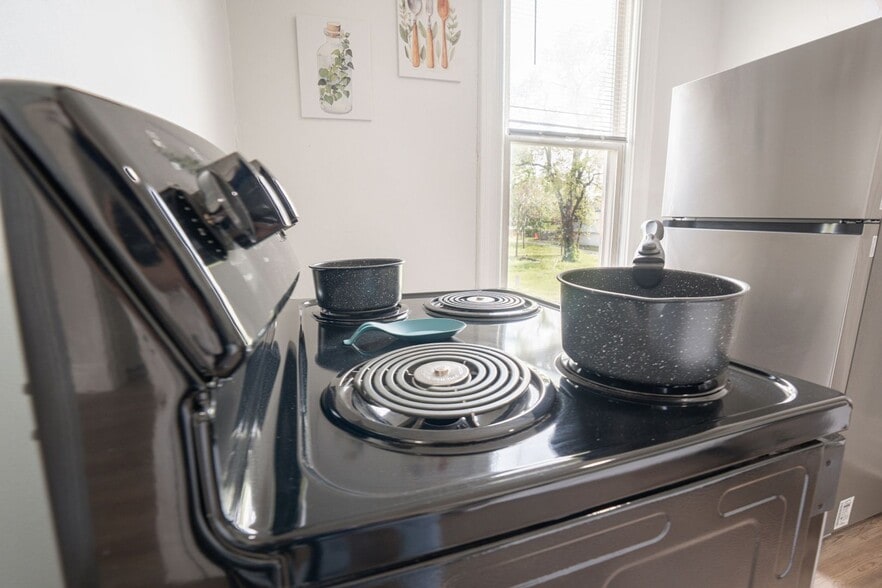 Building Photo - 731 S 7th St