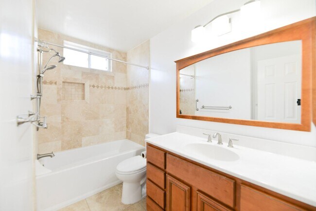 Building Photo - 251 Avenida Madrid