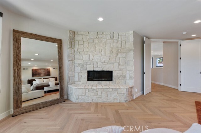 Building Photo - 17437 Oak Creek Ct