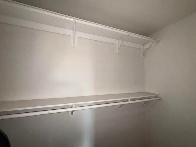 Building Photo - 803 E Fremont St