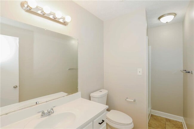 Building Photo - 8671 Woodside Ln