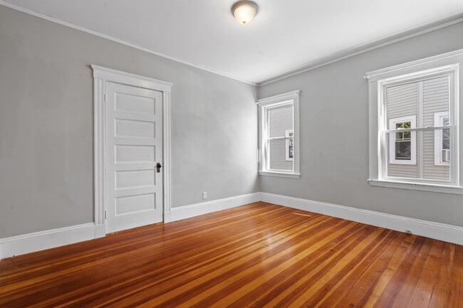 Building Photo - 146 Beech St