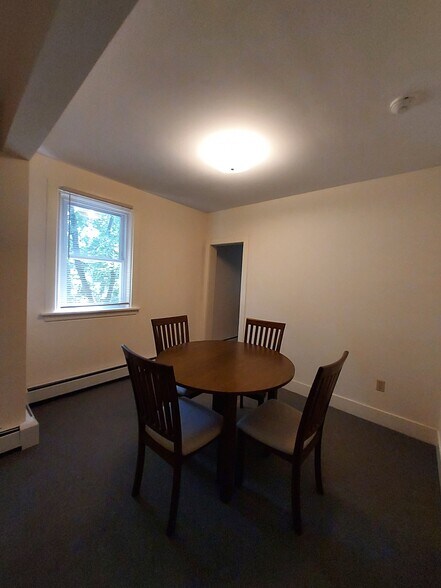 Building Photo - 125 Highland Pl