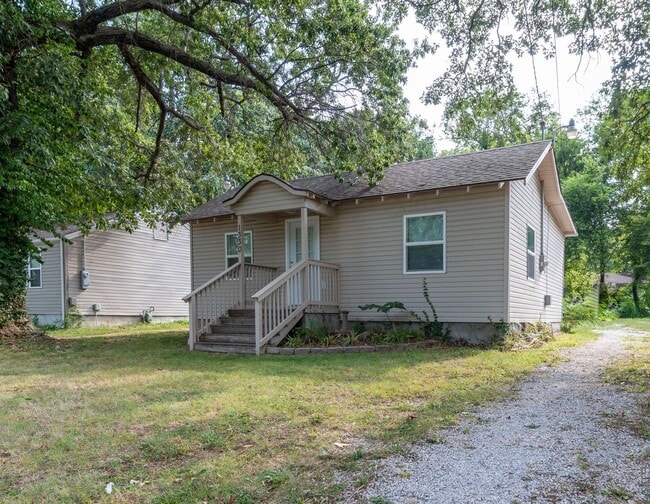 Building Photo - Available April 15!