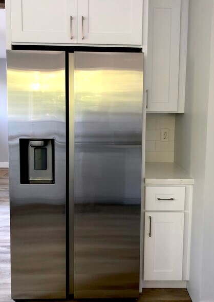 Building Photo - 310 Laurel Way