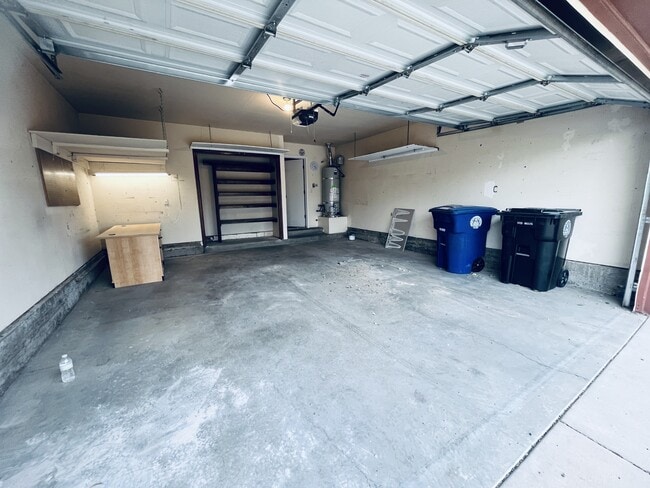 Building Photo - 10333 Camino Del Oso NE