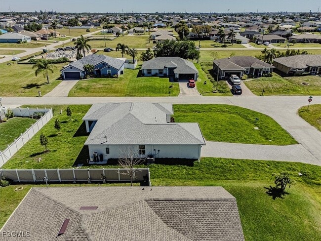 Building Photo - 1101 NW 1st Pl