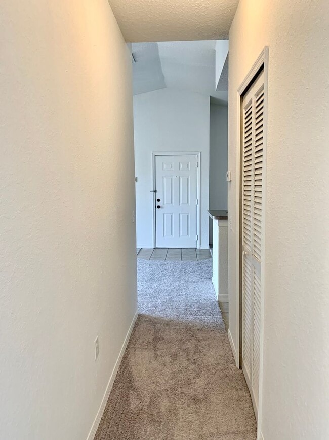 Building Photo - Updated 2/1 at Visconti, new carpet & paint, vaulted ceilings!
