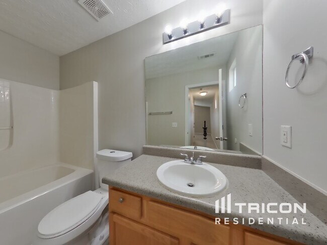 Building Photo - 264 Silver Ridge Dr