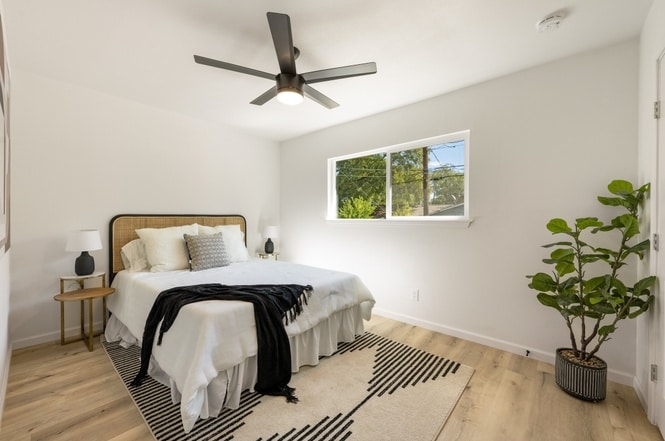 Building Photo - 8237 Cabin Springs Ave