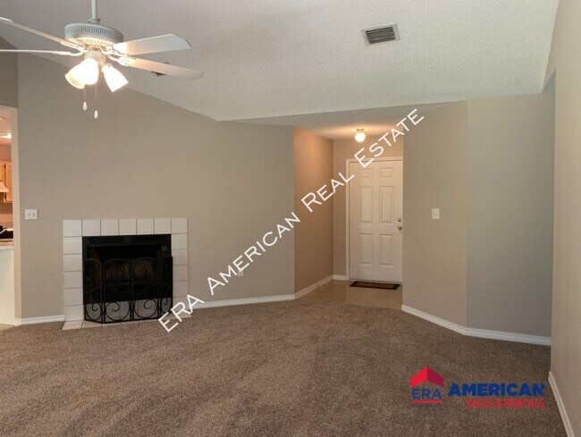 Building Photo - 2365 Hemlock Dr