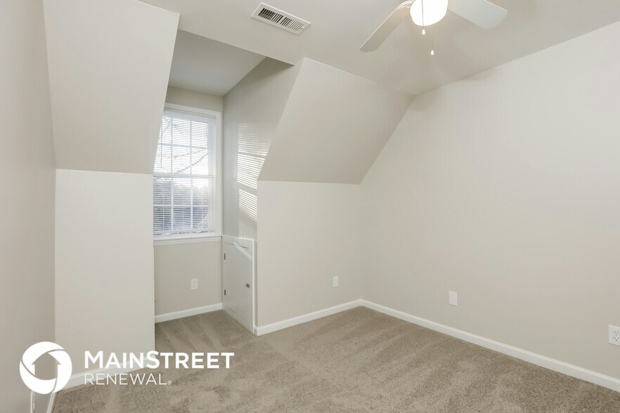 Building Photo - 90 Cedarhurst Ln