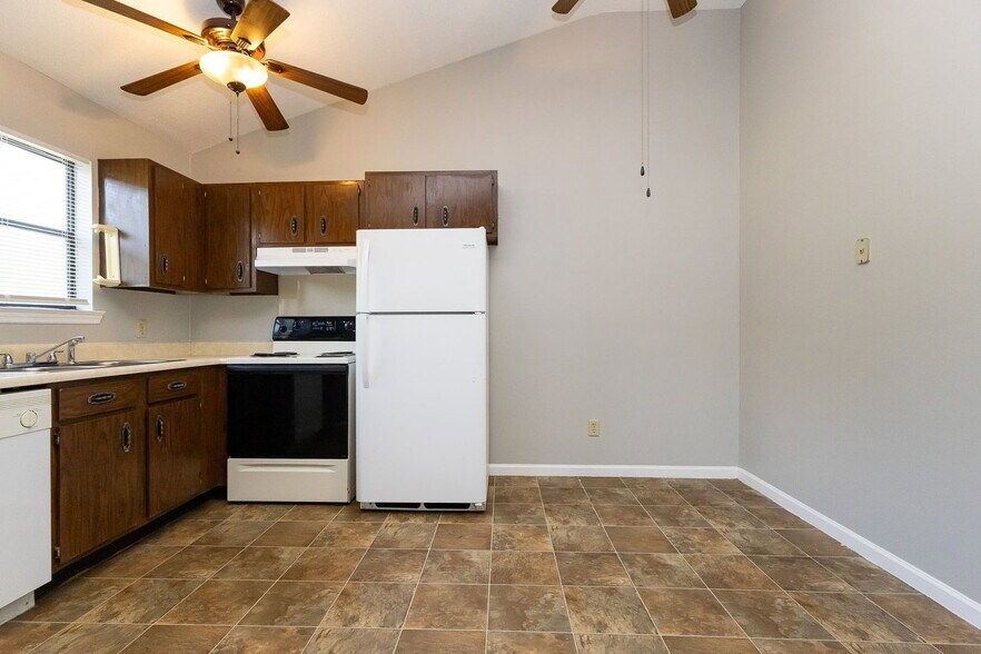 Building Photo - 52 Nicole Ln.