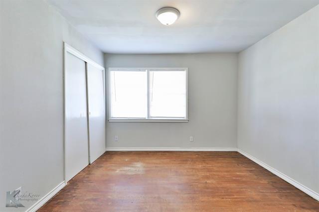 Building Photo - 934 S Pioneer Dr