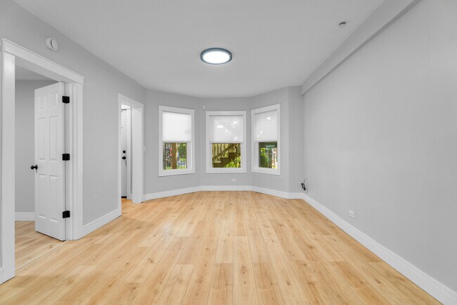 Building Photo - 1406 N Kildare Ave