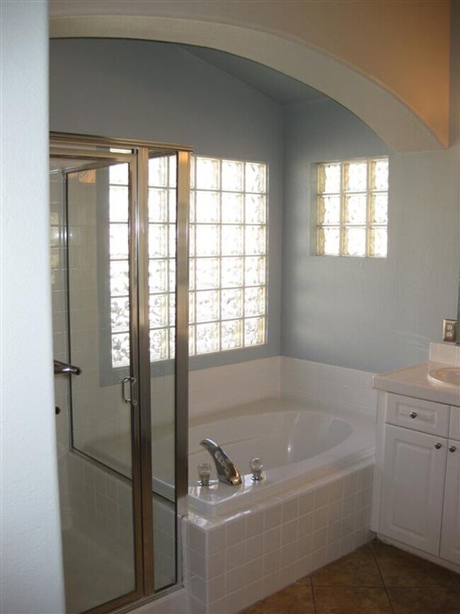 Building Photo - Beautiful and Highly Upgraded Seven Hills Home with Upgraded Pool