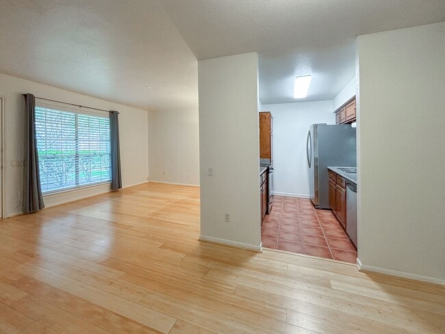Building Photo - 1860 White Oak Dr