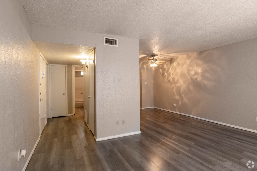 1BR, 1BA - 750SF - Copper Commons