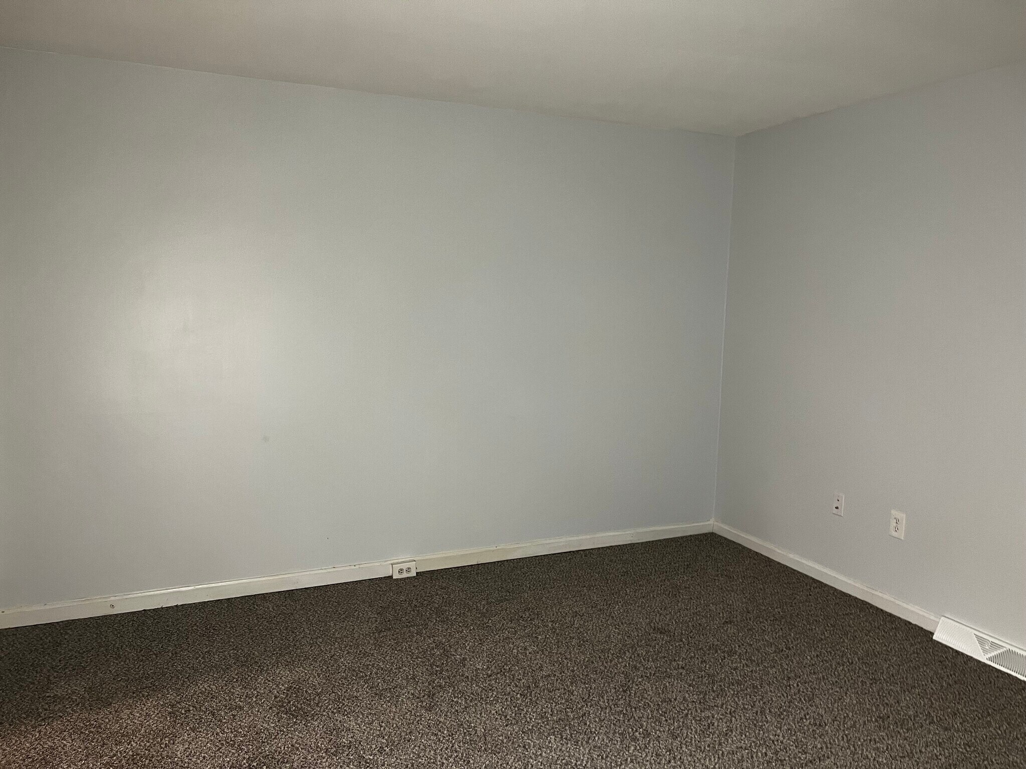 Livingroom - 622 Colonial View Rd