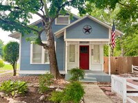 Building Photo - Charming 2 Bedroom, 2 Bath Home on Corner ...