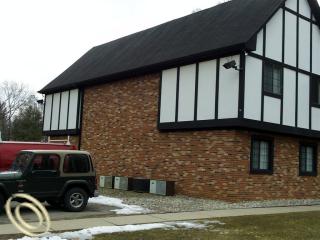 Building Photo - 2049 Duck Lake Rd N