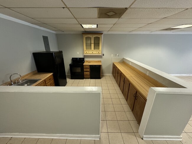 Building Photo - 1756 MS-363