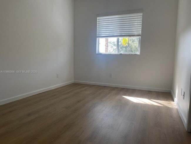 Building Photo - 6010 Woodlands Blvd