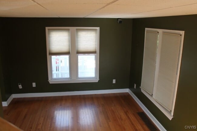 Building Photo - 375 Pawling St