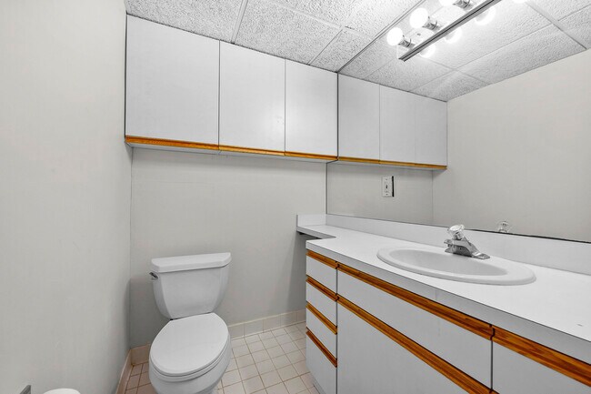 Building Photo - 6352 Aspen Ridge Blvd