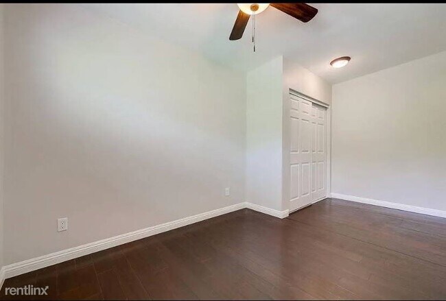 Building Photo - 3 br, 2 bath House - 7225 Macquarie Street